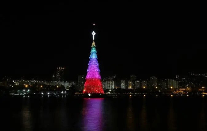 Árvore de Natal da Lagoa liga as luzes neste sabado