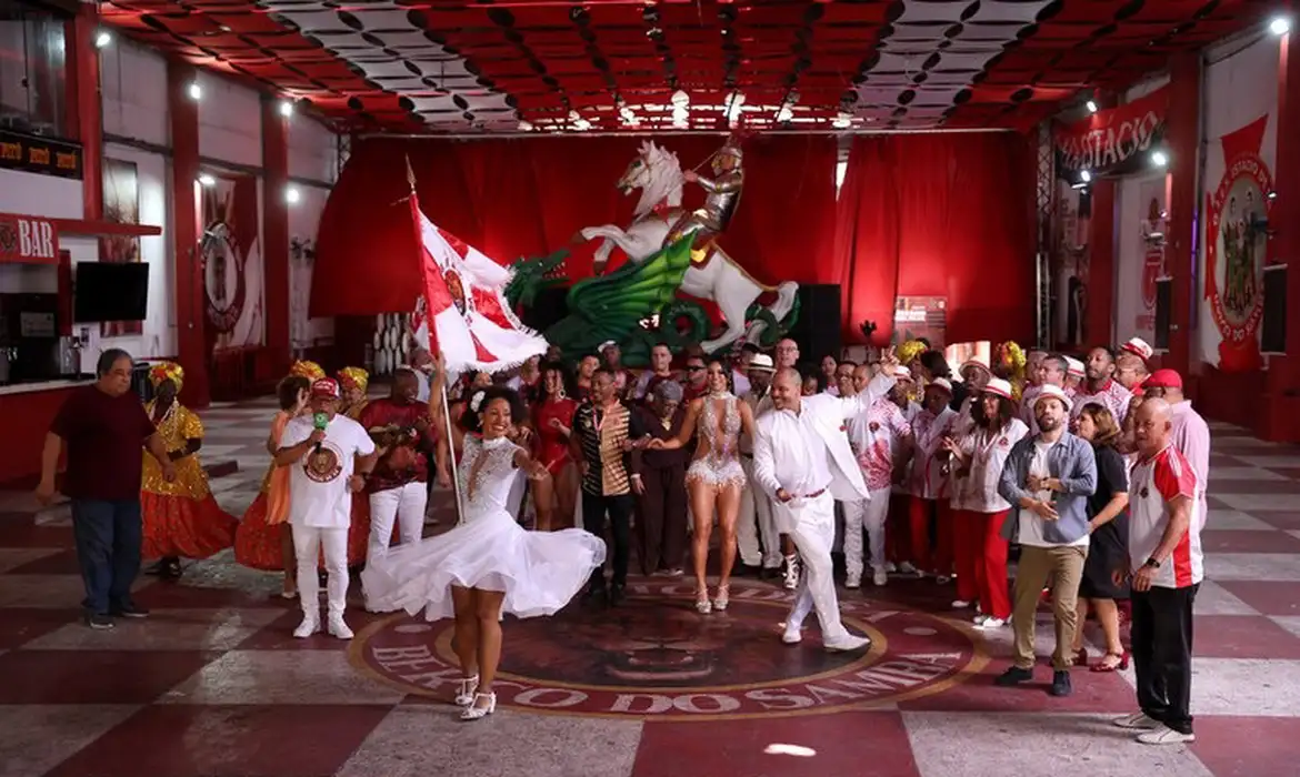 Festa da Rádio Nacional na quadra da Estácio de Sá